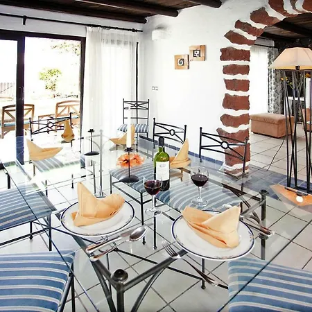Holiday Villas Kamezi Playa Blanca Ace03034 Oyb Casa de Férias *